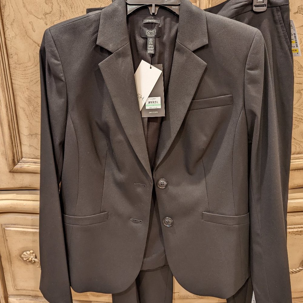 Jones New York women's black suit size 10 new with tags